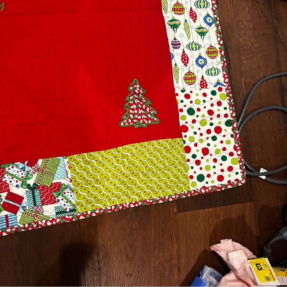 NEW! Homemade handmade baby’s 1st Christmas Quilt Holiday Red and Green
